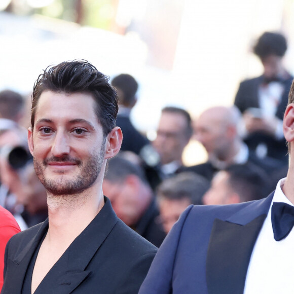 Julie de Bona, Pierre Niney, Laurent Lafitte - Montée des marches du film « Le comte de Monte-Cristo » lors du 77ème Festival International du Film de Cannes, au Palais des Festivals à Cannes. Le 22 mai 2024 © Jacovides-Moreau / Bestimage  Red carpet of the movie « Le comte de Monte-Cristo » during the 77th Cannes International Film Festival at the Palais des Festivals in Cannes, France. On may 22th 2024 