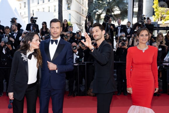 Anaïs Demoustier, Laurent Lafitte, Pierre Niney, Julie De Bona - Montée des marches du film « Le comte de Monte-Cristo » lors du 77ème Festival International du Film de Cannes, au Palais des Festivals à Cannes. Le 22 mai 2024 © Jacovides-Moreau / Bestimage  Red carpet of the movie « Le comte de Monte-Cristo » during the 77th Cannes International Film Festival at the Palais des Festivals in Cannes, France. On may 22th 2024 