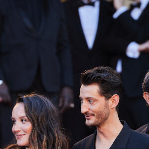 Vassili Schneider, Matthieu Delaporte, Anais Demoustier (enceinte), Pierre Niney, Pierfrancesco Favino, Laurent Lafitte - Montée des marches du film « Le comte de Monte-Cristo » lors du 77ème Festival International du Film de Cannes, au Palais des Festivals à Cannes. Le 22 mai 2024 © Jacovides-Moreau / Bestimage  Red carpet of the movie « Le comte de Monte-Cristo » during the 77th Cannes International Film Festival at the Palais des Festivals in Cannes, France. On may 22th 2024 