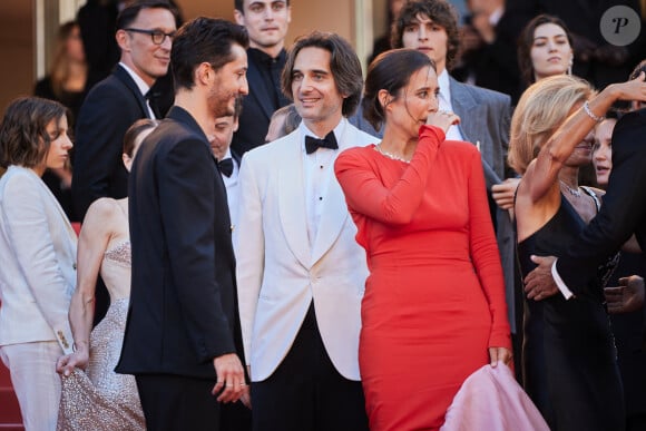 Pierre Niney, Dimitri Rassam, Julie De Bona - Montée des marches du film « Le comte de Monte-Cristo » lors du 77ème Festival International du Film de Cannes, au Palais des Festivals à Cannes. Le 22 mai 2024 © Jacovides-Moreau / Bestimage  Red carpet of the movie « Le comte de Monte-Cristo » during the 77th Cannes International Film Festival at the Palais des Festivals in Cannes, France. On may 22th 2024 