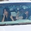 Kim et sa soeur Kourtney Kardashian, accompagnée de son fils Mason se promènent à Miami le 19 mars 2010