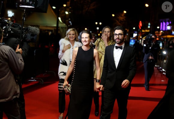 Camille Cottin et son compagnon - Photocall lors de la 41ème cérémonie des Cesar au théâtre du Châtelet à Paris, le 26 février 2016. © Borde-Jacovides/Bestimage 