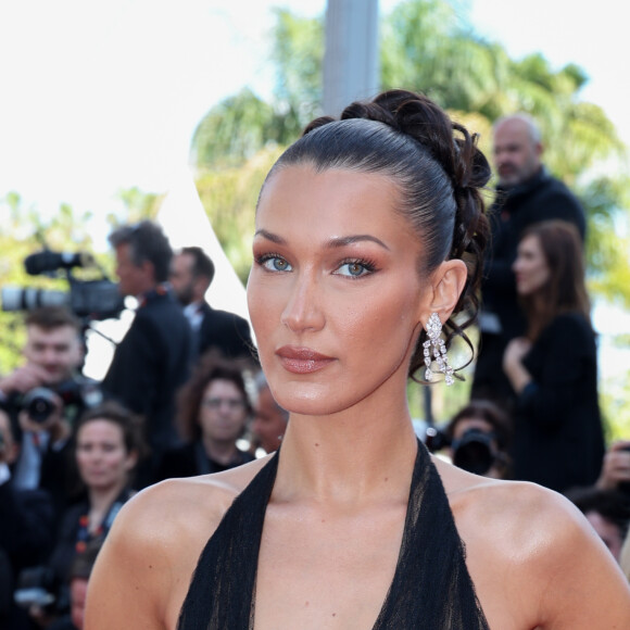 Bella Hadid - Montée des marches du film " L'amour ouf " lors du 77ème Festival International du Film de Cannes, au Palais des Festivals à Cannes. Le 23 mai 2024 © Jacovides-Moreau / Bestimage 