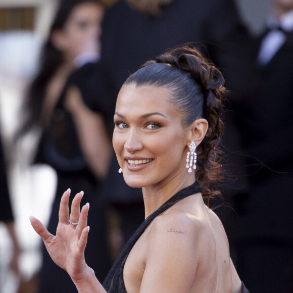 Bella Hadid - Montée des marches du film " L'amour ouf " lors du 77ème Festival International du Film de Cannes, au Palais des Festivals à Cannes. Le 23 mai 2024 © Olivier Borde / Bestimage 