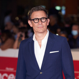 Le réalisateur Michel Hazanavicius arrive à la projection du film "Coupez" lors de la 17ème édition du Festival International du Film de Rome, Italie, le 14 octobre 2022. 