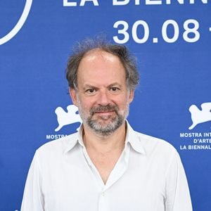 Denis Podalydes monte les marches du palais des festivals ce vendredi
Denis Podalydes au photocall du film "Making Of" lors du 80ème festival international du film de Venise, La Mostra, à Venise, Italie © Alfonso Catalano/SGP/Bestimage 