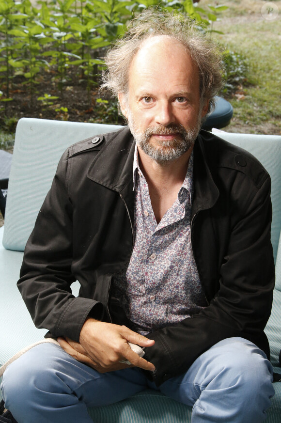 Denis Podalydès du film Les deux Alfred Festival du Film Francophone d'Angoulême édition 2020 . Photocall au jardin de Bardines à Angoulême samedi 29 aout 2020 . © Christophe Aubert via Bestimage