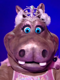 L'Hippopotame remporte Mask Singer 2024 : On avait découvert qui se cache derrière ce costume, une star pas française !