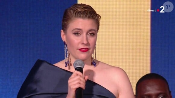 La présidente du jury du Festival de Cannes 2024, Greta Gerwig, dévoile le lauréat de la Palme d'or en direct sur France 2.
Cérémonie de clôture du 77e Festival de Cannes le 25 mai 2024.