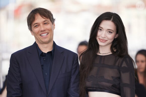 Sean Baker, Mikey Madison - Photocall du film "Anora" lors du 77ème Festival International du Film de Cannes le 22 mai 2024. © Jacovides-Moreau/Bestimage 