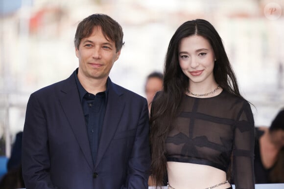 Sean Baker, Mikey Madison - Photocall du film "Anora" lors du 77ème Festival International du Film de Cannes le 22 mai 2024. © Jacovides-Moreau/Bestimage 