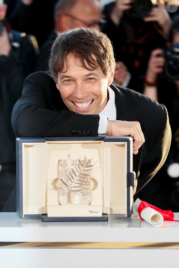 Sean Baker (Palme d'or pour " Anora ") - Photocall des palmes lors du 77ème Festival International du Film de Cannes au Palais des Festivals à Cannes. Le 25 mai 2024 © Christophe Clovis / Bestimage 