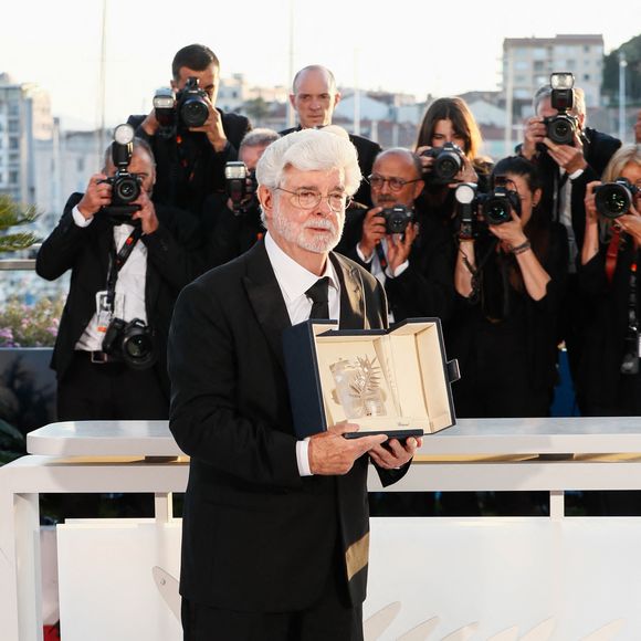 George Lucas (Palme d'or d'honneur) - Photocall des palmes lors du 77ème Festival International du Film de Cannes au Palais des Festivals à Cannes. Le 25 mai 2024 © Christophe Clovis / Bestimage 