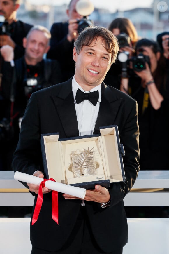 Sean Baker (Palme d'or pour " Anora ") - Photocall des palmes lors du 77ème Festival International du Film de Cannes au Palais des Festivals à Cannes. Le 25 mai 2024 © Christophe Clovis / Bestimage 