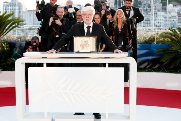 George Lucas (Palme d'or d'honneur) - Photocall des palmes lors du 77ème Festival International du Film de Cannes au Palais des Festivals à Cannes. Le 25 mai 2024 © Christophe Clovis / Bestimage 