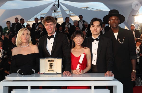 Emmanuelle Béart, Halfdan Ullmann Tondel (Un certain regard - Caméra d'or pour " Armand "), Wei Liang Chiang et You Qiao Yin (Mention spéciale de la caméra d'or pour " Mongrel "), Baloji - Photocall des palmes lors du 77ème Festival International du Film de Cannes au Palais des Festivals à Cannes. Le 25 mai 2024 © Jacovides-Borde-Moreau / Bestimage 