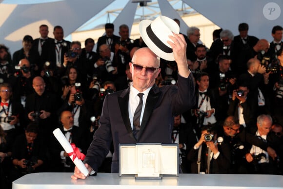 Jacques Audiard (Prix du jury pour " Emilia Perez ") - Photocall des palmes lors du 77ème Festival International du Film de Cannes au Palais des Festivals à Cannes. Le 25 mai 2024 © Jacovides-Borde-Moreau / Bestimage 