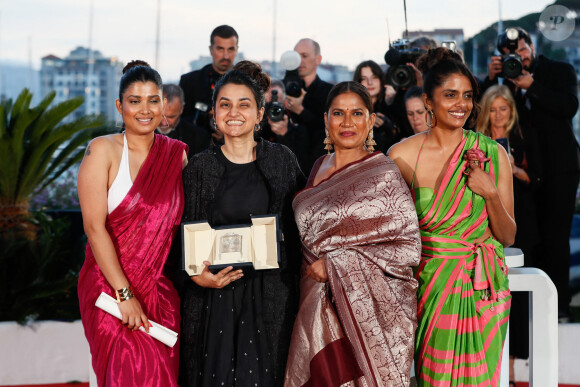 Divya Prabha, Payal Kapadia, Chhaya Kadam, Kani Kusruti (Grand Prix pour " All we imagine as light ") - Photocall des palmes lors du 77ème Festival International du Film de Cannes au Palais des Festivals à Cannes. Le 25 mai 2024 © Christophe Clovis / Bestimage 