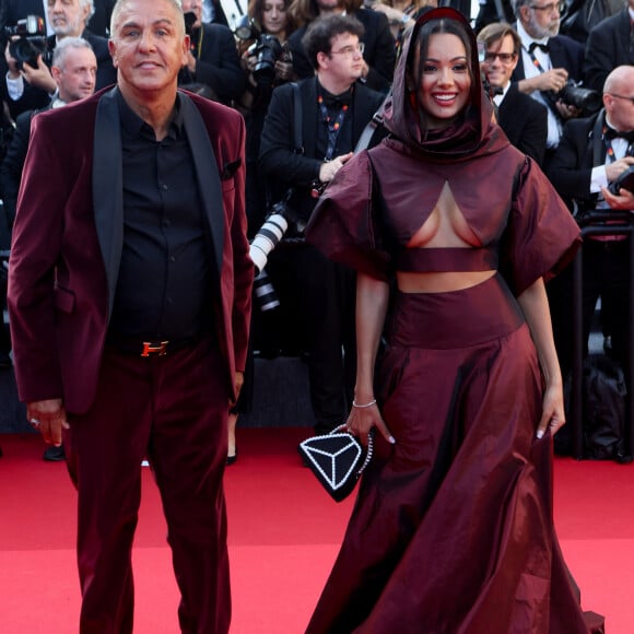 Les amoureux étaient présents à la clôture du Festival de Cannes
Samy Naceri et Sofia Athena - Montée des marches pour la cérémonie de clôture du 77ème Festival International du Film de Cannes au Palais des Festivals à Cannes. Le 25 mai 2024 © Christophe Clovis / Bestimage 