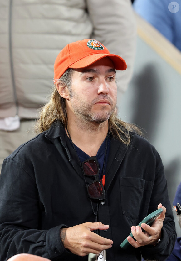 Pete Wenz - Célébrités dans les tribunes des Internationaux de France de tennis de Roland Garros 2024 à Paris le 27 mai 2024. © Moreau-Jacovides/Bestimage