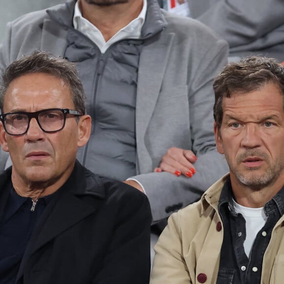 Julien Courbet - Célébrités dans les tribunes des Internationaux de France de tennis de Roland Garros 2024 à Paris le 27 mai 2024. © Moreau-Jacovides/Bestimage