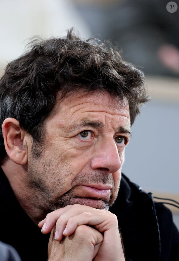 Patrick Bruel - Célébrités dans les tribunes des Internationaux de France de tennis de Roland Garros 2024 à Paris le 27 mai 2024. © Moreau-Jacovides/Bestimage