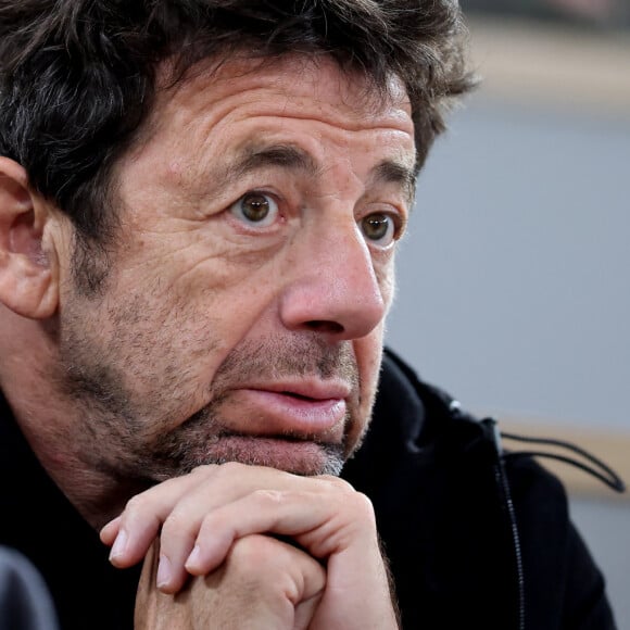 Patrick Bruel - Célébrités dans les tribunes des Internationaux de France de tennis de Roland Garros 2024 à Paris le 27 mai 2024. © Moreau-Jacovides/Bestimage