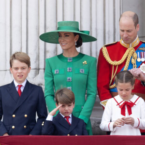 Le prince George, le prince Louis, la princesse Charlotte, Kate Catherine Middleton, princesse de Galles, le prince William de Galles - La famille royale d'Angleterre sur le balcon du palais de Buckingham lors du défilé "Trooping the Colour" à Londres. Le 17 juin 2023