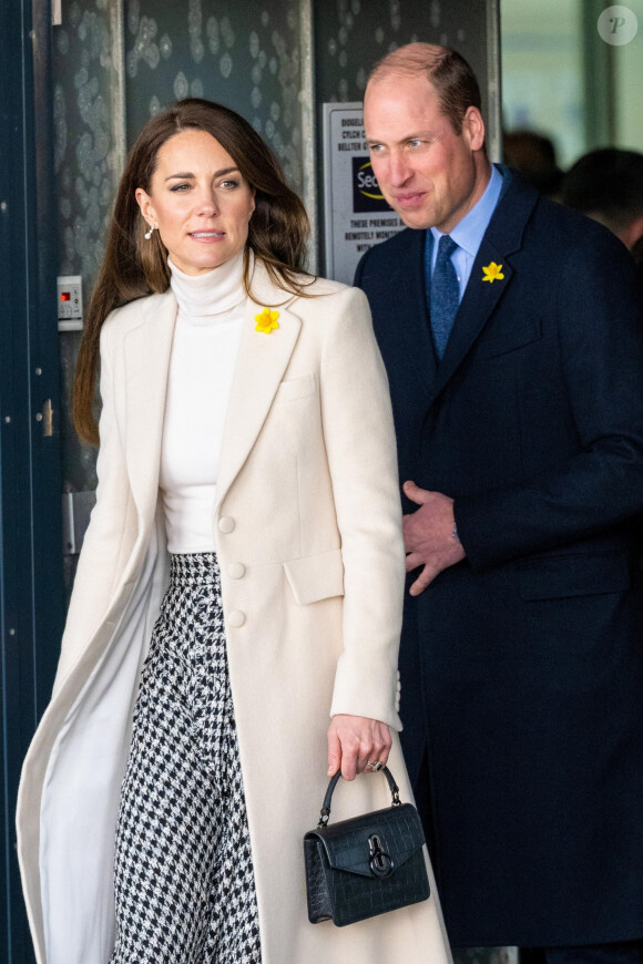 "C'est un grand soulagement de voir qu'elle tolère les médicaments et qu'elle va beaucoup mieux. Cela a été, bien sûr, une période très difficile et inquiétante."
Kate Middleton et Prince William (archive)