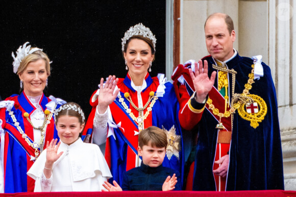 Un proche de la famille vient de donner des nouvelles à "Vanity Fair"
La famille de Kate Middleton durant le couronnement du roi Charles III en 2023