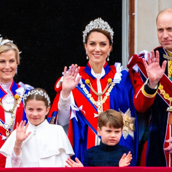 Un proche de la famille vient de donner des nouvelles à "Vanity Fair"
La famille de Kate Middleton durant le couronnement du roi Charles III en 2023