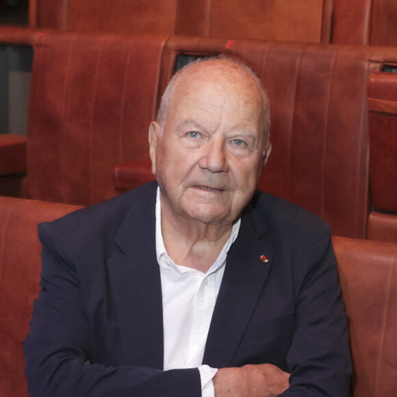 Marc Ladreit de Lacharrière est engagé pour la jeunesse

Exclusif - Marc Ladreit de Lacharrière et Emmanuel Kasarhérou lors de la remise des Prix de l'Audace Culturelle et Artistique 2024 au Musée du Quai Branly. © Jack Tribeca/Bestimage