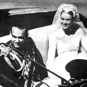 qu'il a épousée en 1956.
Le mariage du prince Rainier et de Grace à Monaco le 19 avril 1956