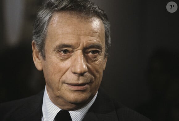 Yves Montand sur le plateau de l'émission "Apostrophes". © Bernard Leguay via Bestimage