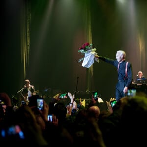 Exclusif - Charles Aznavour en concert à l'Accorhotels Arena (POPB Bercy) à Paris. Le 13 décembre 2017 © Cyril Moreau / Bestimage 