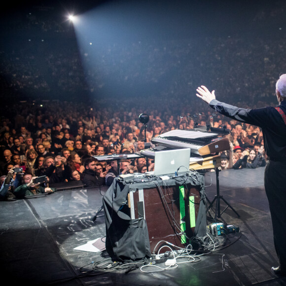 Exclusif - Charles Aznavour en concert à l'Accorhotels Arena (POPB Bercy) à Paris. Le 13 décembre 2017 © Cyril Moreau / Bestimage 