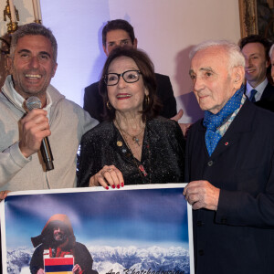 Ara Khatchadourian, Nana Mouskouri, Charles Aznavour, Stéphane Bern, Gérard Davoust - Cérémonie de remise du prix Nikos Gatsos 2016, attribué à Charles Aznavour à l'ambassade de Grèce à Paris le 19 décembre 2016. © Cyril Moreau/Bestimage