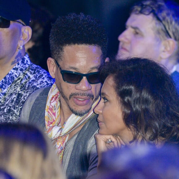 Même si JoeyStarr et Karine Le Marchand n'ont jamais officialisé leur relation, plusieurs photos d'eux ont été publié sur les réseaux sociaux.
Didier Morville, dit JoeyStarr (Joey Starr) et sa compagne Karine Le Marchand - People au match de boxe "La Conquête" Acte 4 T.Yoka VS C.Leonet au palais des sports de Paris (Victoire de T.Yoka au 5 ème round) © Pierre Perusseau / Bestimage