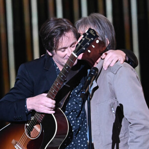 Thomas Dutronc et Jacques Dutronc - 37e cérémonie des Victoires de la musique à la Seine musicale de Boulogne-Billancourt, le 11 février 2022. © Guirec Coadic/Bestimage