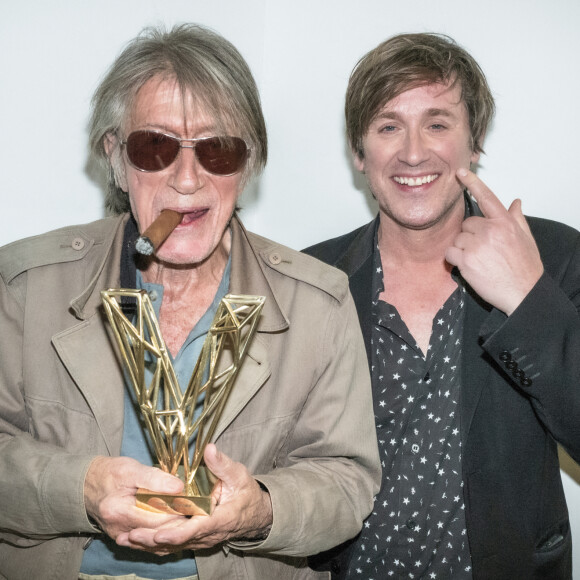 Exclusif - Jacques Dutronc avec son fils Thomas Dutronc - 37e cérémonie des Victoires de la musique à la Seine musicale de Boulogne-Billancourt. © Cyril Moreau / Tiziano Da Silva / Bestimage