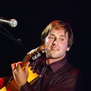 Le chanteur français Thomas Dutronc se produit avec son groupe "Thomas Dutronc et les Esprits Manouches" au Café de la Danse à Paris, France, le 14 octobre 2006. Photo par Nicolas Khayat/ABACAPRESS.COM