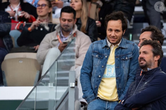 D'ailleurs, leur première apparition en public a eu lieu le 5 juin 2016, à Roland-Garros.
Vianney et sa femme Catherine Robert à Roland Garros. Photo : Alexis Jumeau/ABACAPRESS.COM