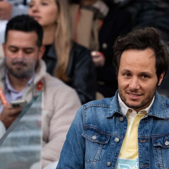 D'ailleurs, leur première apparition en public a eu lieu le 5 juin 2016, à Roland-Garros.
Vianney et sa femme Catherine Robert à Roland Garros. Photo : Alexis Jumeau/ABACAPRESS.COM