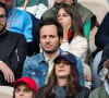 Chaque année, le couple assiste au célèbre tournoi de tennis parisien.
Vianney et sa femme Catherine Robert à Roland Garros. Photo : Alexis Jumeau/ABACAPRESS.COM