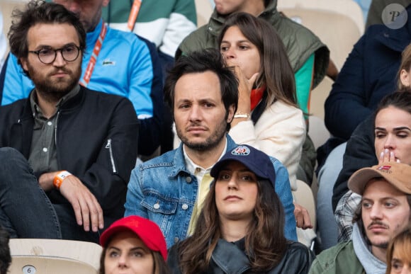 Chaque année, le couple assiste au célèbre tournoi de tennis parisien.
Vianney et sa femme Catherine Robert à Roland Garros. Photo : Alexis Jumeau/ABACAPRESS.COM