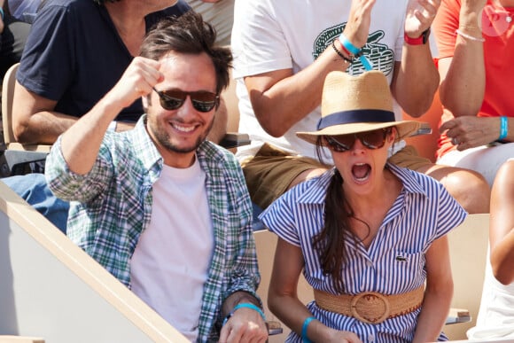 Le chanteur Vianney et sa femme Catherine Robert en tribunes lors des Internationaux de France de tennis de Roland Garros 2023, à Paris, France, le 9 juin 2023. © Jacovides-Moreau/Bestimage