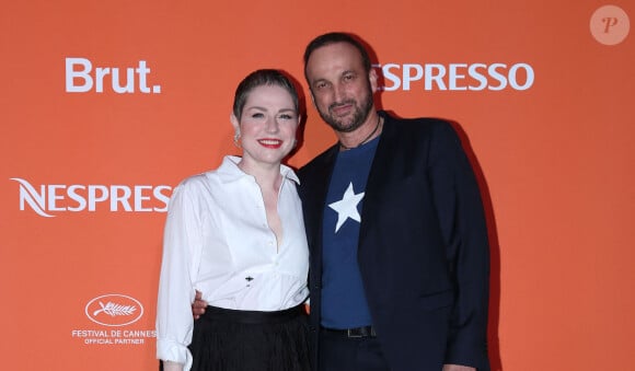 Emilie Dequenne et son mari Michel Ferracci - Photocall de la soirée Nespresso x Brut lors du 77ème Festival International du Film de Cannes le 16 mai 2024. © Laurent Campus/Bestimage