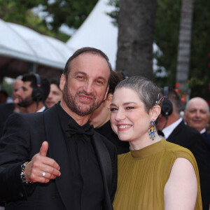 Emilie Dequenne et Michel Ferracci - Montée des marches du film « Le deuxième acte » pour la cérémonie d’ouverture du 77ème Festival International du Film de Cannes, au Palais des Festivals à Cannes. Le 14 mai 2024