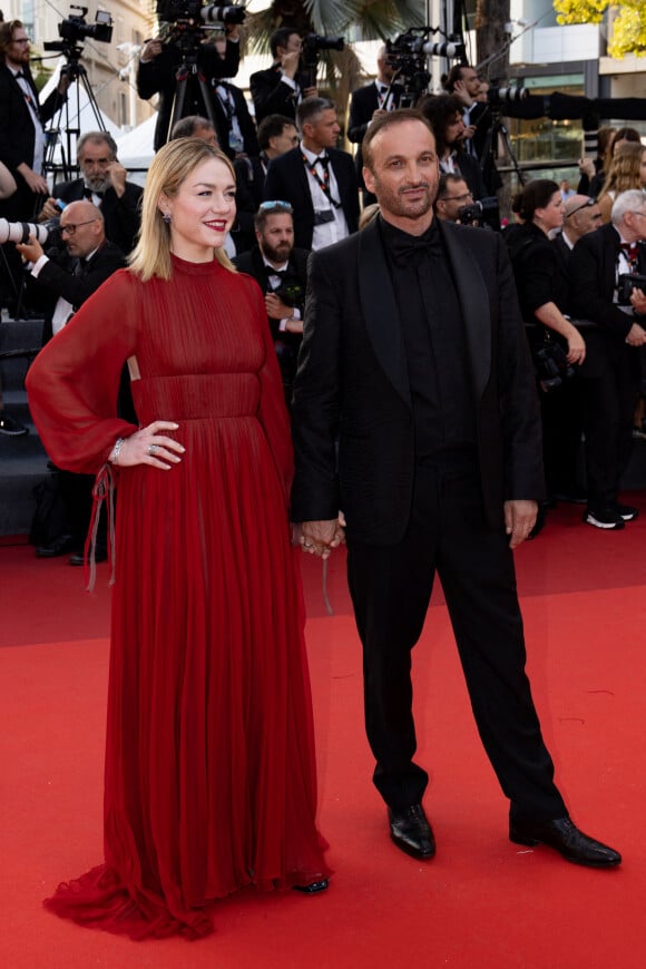 Émilie Dequenne et son mari Michel Ferracci - Montée des marches du film « Elémentaire » pour la cérémonie de clôture du 76ème Festival International du Film de Cannes, au Palais des Festivals à Cannes. Le 27 mai 2023 © Jacovides-Moreau / Bestimage