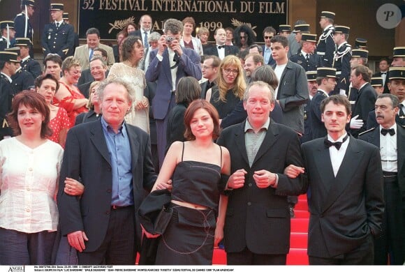 Celle que le public a découvert il y a 25 ans dans "Rosetta"
L'équipe du film Rosetta au Festival de Cannes 1999